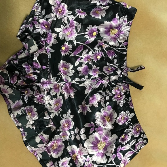 Adore Me Luana camisole and shorts sleep set. - Picture 5 of 7